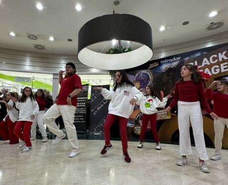 Zarandea pone la guinda musical al Black Friday del Mirador con 3.000€ en premios