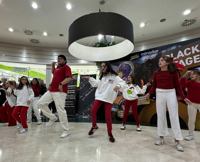 Zarandea pone la guinda musical al Black Friday del Mirador con 3.000€ en premios