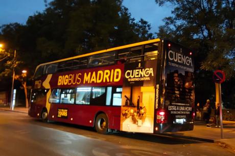 Cuenca se promociona en Madrid durante octubre a bordo de autobuses turísticos