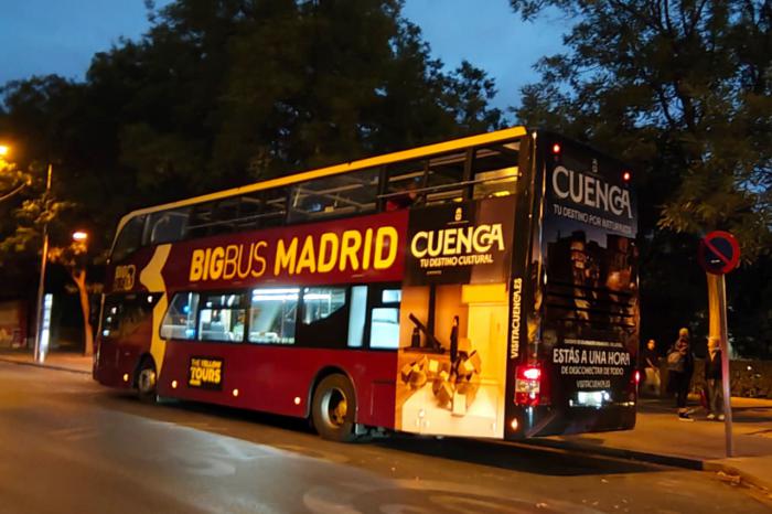 Cuenca se promociona en Madrid durante octubre a bordo de autobuses turísticos
