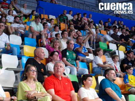 El amor por un equipo: incondicionales aficionados del BM Cuenca en el Quijote Arena