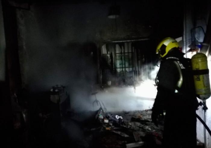 Dos personas afectadas por inhalar humo en incendio en Motilla del Palancar