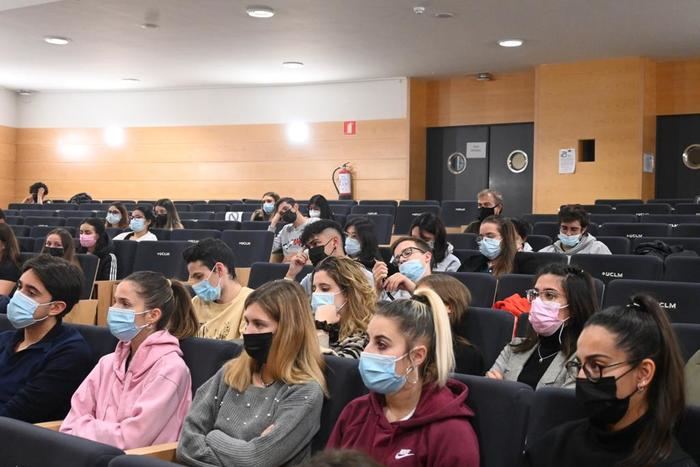 La Facultad de Ciencias Sociales acoge una jornada con profesionales e internos del Centro Penitenciario de Cuenca
