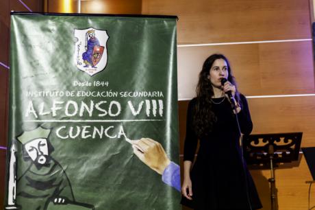 Cristina Díaz del Arco acerca la Anatomía Patológica y la nvestigación biomédica a los estudiantes conquenses