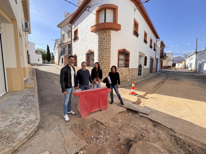 Más eficiencia y menos pérdidas: nuevas obras en las redes de agua de Huelves y Cervera del Llano