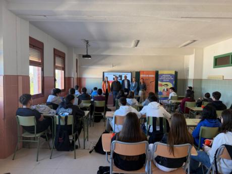 Los talleres de educación ambiental sobre la recogida separada del aceite usado llegarán a unos 1.500 jóvenes de la provincia