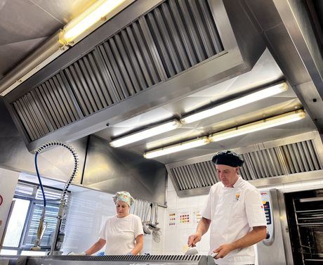 Una nueva forma de cuidar a los mayores desde la cocina llega a la Residencia Provincial