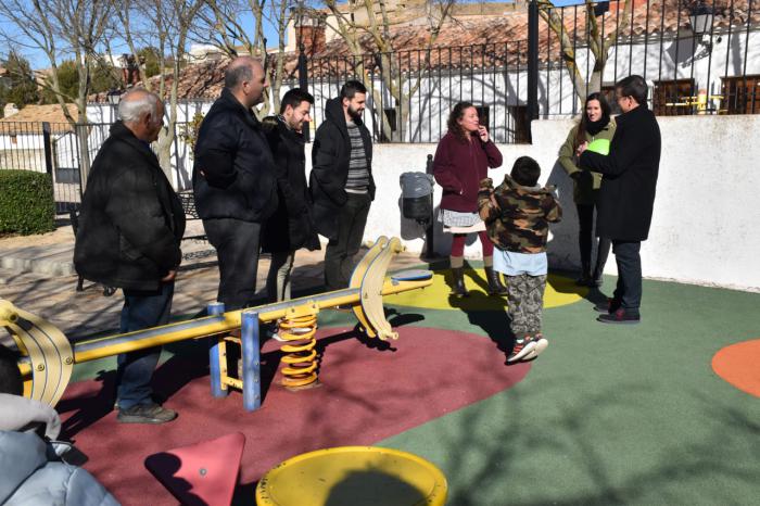 El colegio de Castillo de Garcimuñoz estrena nuevo equipamiento deportivo