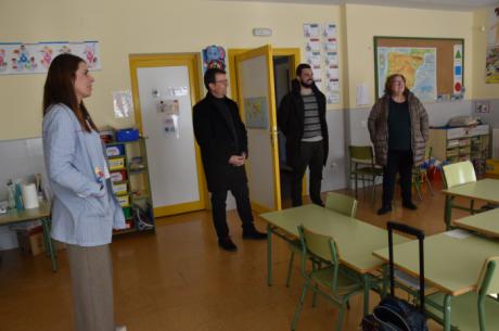 Diputación invierte 5.600 euros en la mejora de un muro del colegio de Pinarejo que cuenta con seis alumnos
