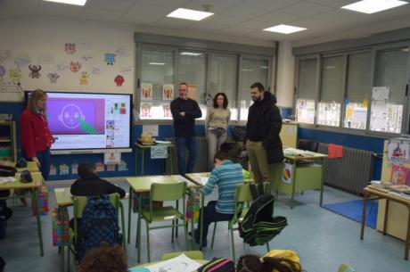 El colegio de Tragacete adecúa las instalaciones deportivas del patio gracias a una ayuda de 5.600 euros de la Diputación