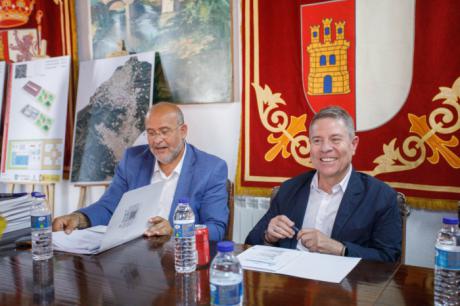 Page anuncia en Mira una inversión de 276 millones en políticas sociales y destaca la recuperación del centro de salud tras la DANA