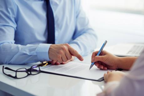 La Confederación de Empresarios indica las ayudas a la primera contratación indefinida