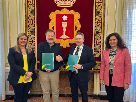 El Ayuntamiento de Cuenca y la Fundación Globalcaja renuevan su convenio de colaboración para impulsar la programación cultural del Teatro Auditorio ‘José Luis Perales’