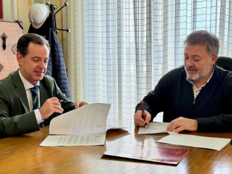 Ayuntamiento y Junta de Cofradías renuevan su convenio de colaboración de cara a Semana Santa