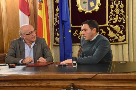 Diputación renueva su convenio con Cáritas que ha aumentado en los últimos años un 30% hasta los 35.000 euros