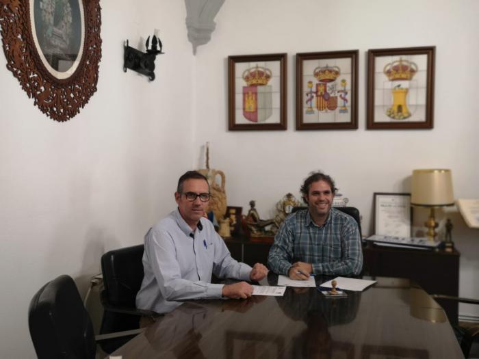 Ayuntamiento de Mota y Unecaman suscriben un nuevo convenio de colaboración
