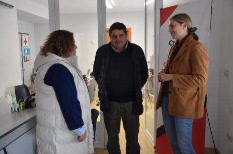Eva García destaca en Las Pedroñeras el trabajo social de Cruz Roja