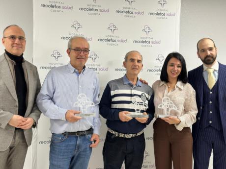 Recoletas rinde homenaje a tres trabajadores con más de 25 años de trayectoria en el hospital de Cuenca