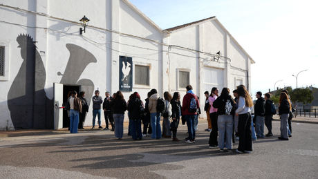 El programa ‘Cultura con futuro’ acerca el cine rural a Villanueva de la Jara con el director Enrique Buleo