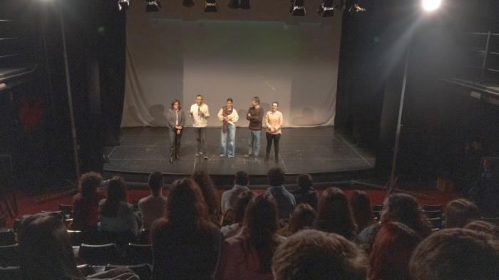 El programa ‘Cultura con futuro’ acerca el cine rural a Villanueva de la Jara con el director Enrique Buleo