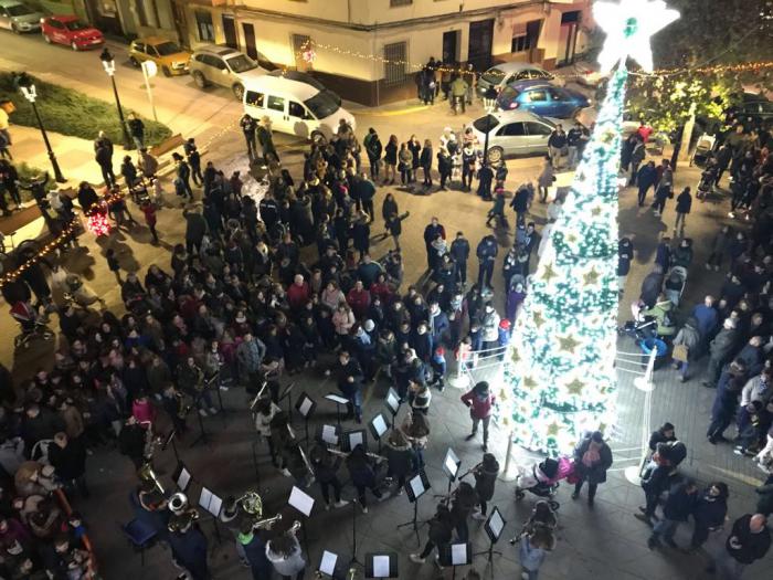 Quintanar del Rey da el pistoletazo a las fiestas navideñas con su tradicional encendido de luces