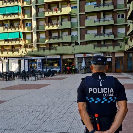 Desalojado un edificio de la Plaza de la U tras un incendio en un cuarto de contadores eléctricos