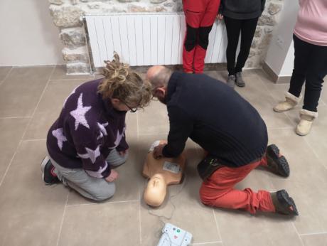 PRODESE dota de 70 desfibriladores a pueblos de su comarca para intentar salvar vidas en casos de emergencia sanitaria