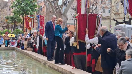 Las casas de Castilla-La Mancha en Valencia entregan el I Premio Cervantes al periodista Arturo Checa