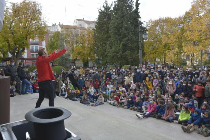 Los más pequeños protagonizan la jornada dominical en el Festival Otoño