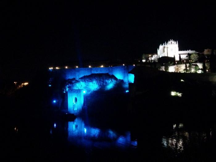 Toledo ilumina este martes de azul los monumentos más emblemáticos con motivo del Día Internacional de la Enfermería