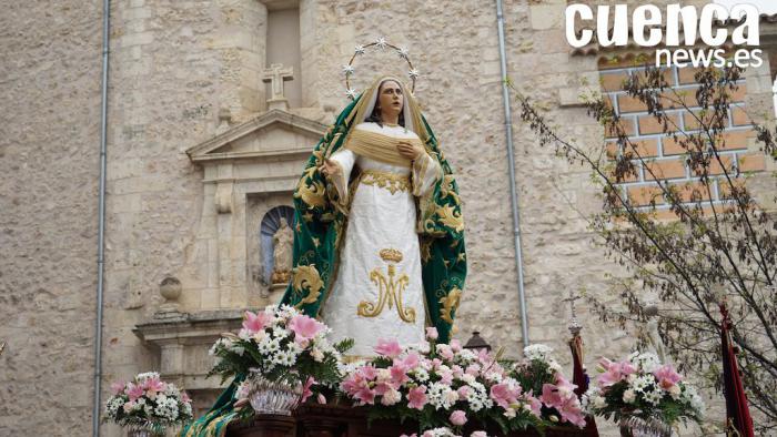 Este domingo se celebra el besamano a María Santísima del Amparo