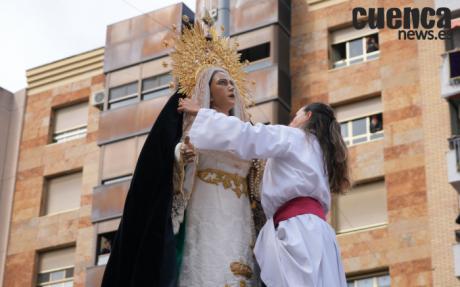 El Resucitado y la Virgen del Amparo protagonizan el cierre de la Semana Santa conquense