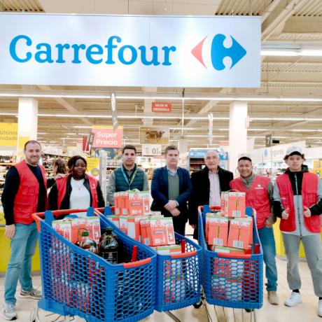 El Mirador dona 500 euros a Cáritas Diocesana con la recaudación de la Ruleta Solidaria de Navidad