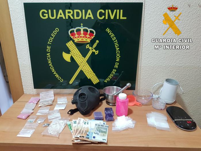 La Guardia Civil detiene a dos personas por tráfico de drogas