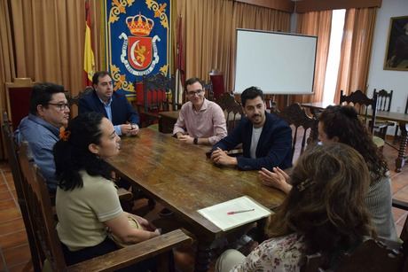 Dos nuevas familias se asientan en Huete gracias al Proyecto Arraigo, que ya ha traído a más de 50 familias a la provincia