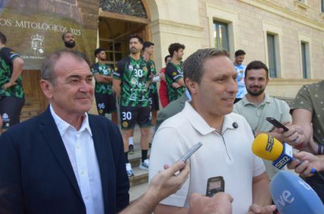 En imagen Álvaro Martínez Chana junta a  Isidoro Gómez Cavero