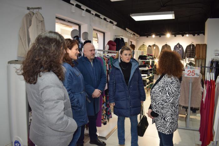 ‘Modas Serrano’ de San Clemente mejora sus instalaciones gracias a ayudas al comercio