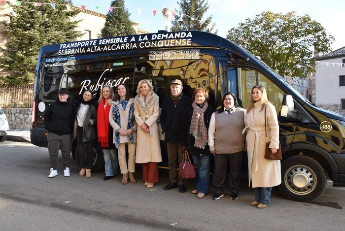 Nuevas rutas bajo demanda mejoran la movilidad rural en Cuenca