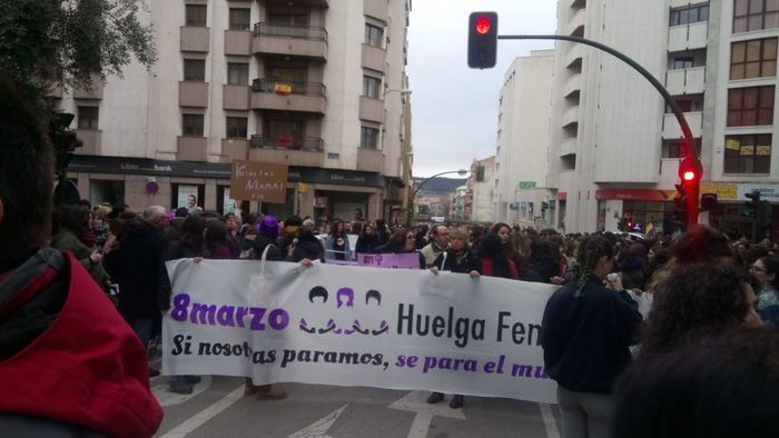 La marea morada pone el broche de oro a un histórico Día Internacional de la Mujer en Cuenca