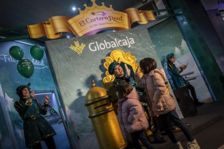 El Cartero Real de Globalcaja recoge las cartas a los Reyes Magos