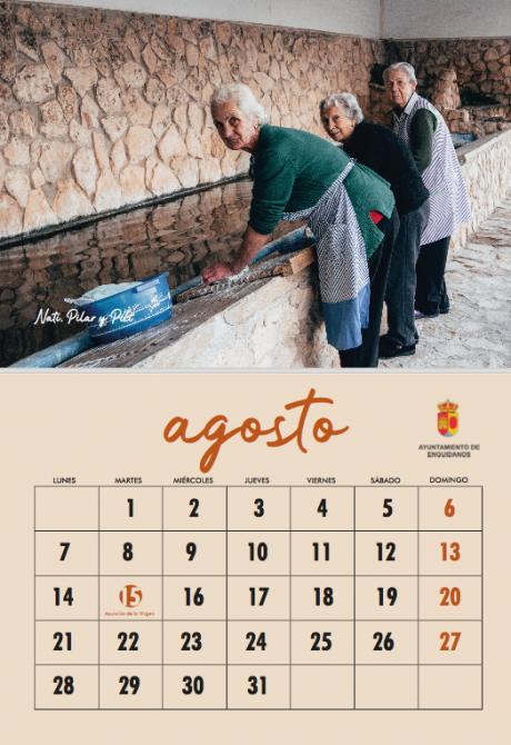 El Ayuntamiento de Enguídanos presenta su calendario solidario 2023, dedicado a las personas mayores