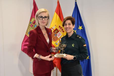 Reconocimiento institucional a la Junta por su apoyo a la Semana de la Guardia Civil celebrada en Cuenca
