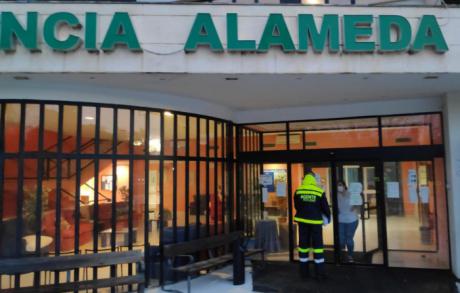 El Ayuntamiento entrega unas 2.000 batas a centros de salud y sociosanitarios