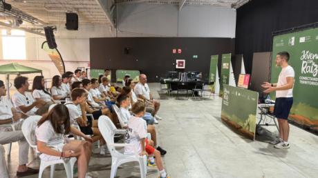 La juventud rural conquense se cita en Motilla del Palancar para fortalecer sus raíces