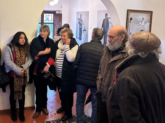 Dos exposiciones fotográficas dedicadas a la mujer posicionan Enguídanos como referente de arte y cultura