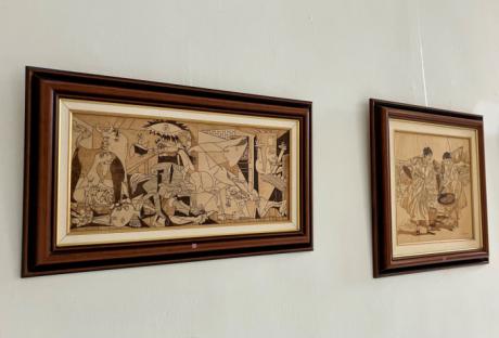 La Sala Iberia acoge la exposición ‘Cuando la madera se quema’ del artista del pirograbado José Enrique Navarro