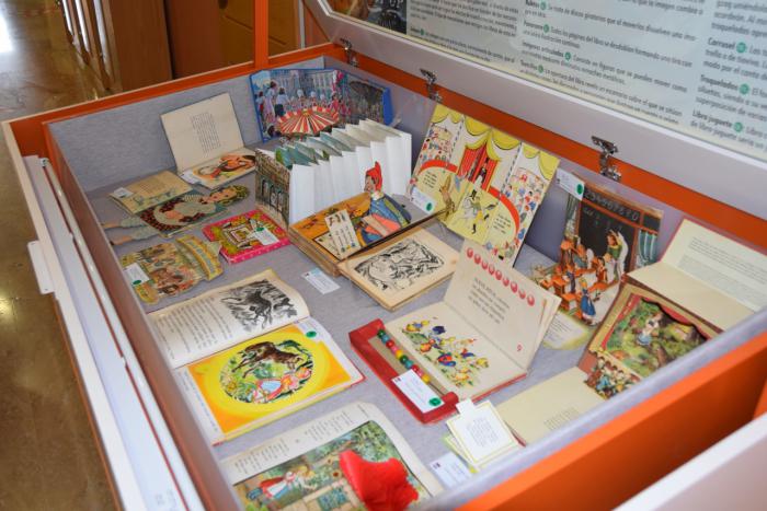 La Biblioteca del Campus acoge la exposición ‘La magia de los libros pop-up’