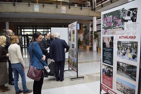 La UCLM conmemora los 40 años de la Facultad de Derecho de Albacete con una exposición en el campus