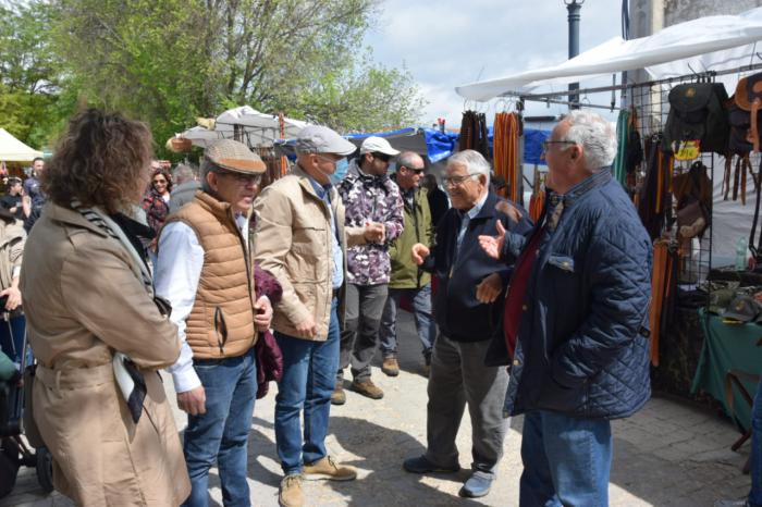 La Feria de la Caza y el Ocio de Campillo de Altobuey desafía a la lluvia y viene con novedades ecuestres y más de mil perros