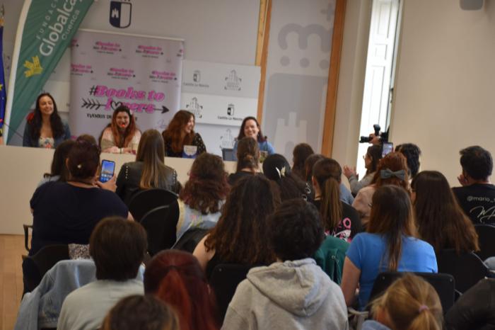 La Feria del Libro Cuenca Lee sirve de impulso para la promoción de autores locales y eventos como BooksToLovers